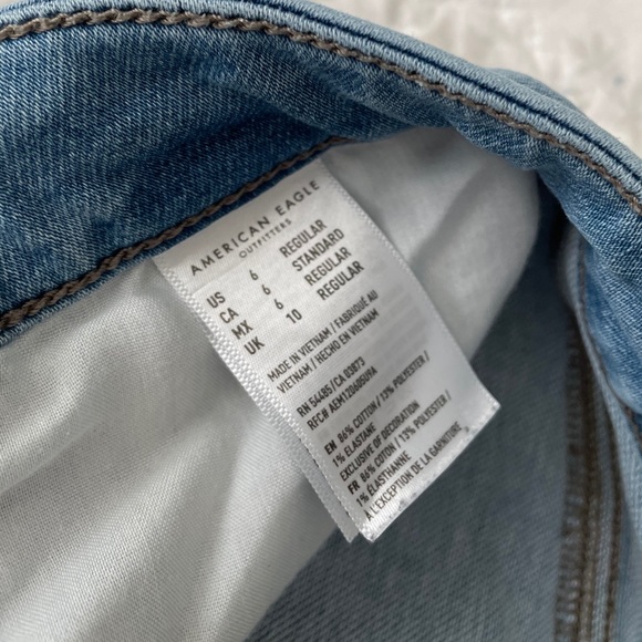 AE Super Stretch Light Wash Jegging Size 6R - Picture 5 of 7
